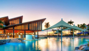 Radisson Blu Resort Fiji, Denarau Island